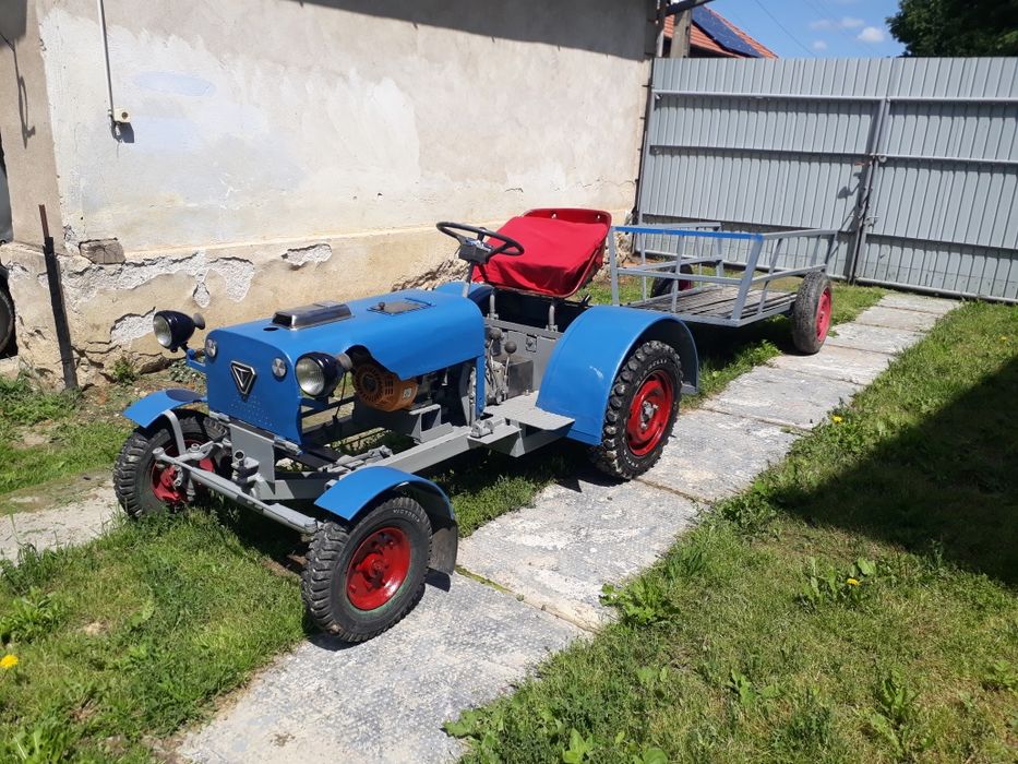 Tractoras cu remorca