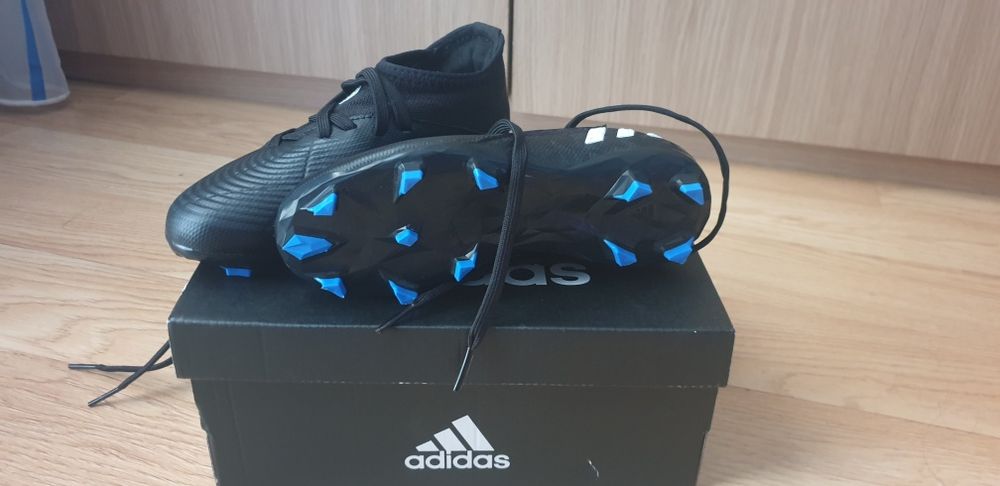 Оригинални детски футболни обувки