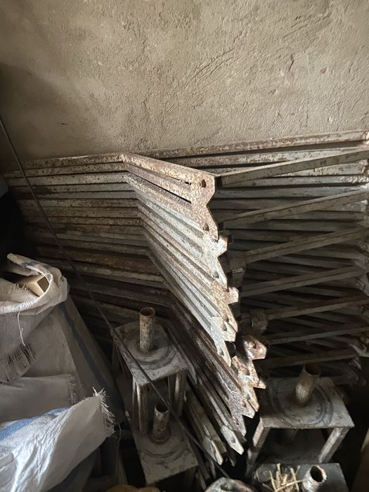 Тринога для опалубки