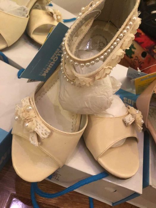Продам сандали для девочек