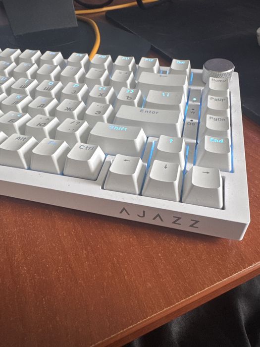 Продам клавитуру Ajazz