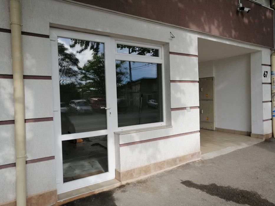 Дава се под наем Магазин в Бургас, Братя Миладинови - 18 кв.м за 224.4 € - Снимка #1