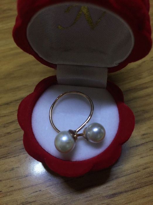 Новое золотое колечко с жемчугом 585*