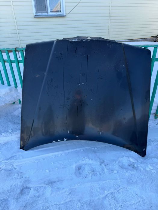 Продам капота от мерседес 124