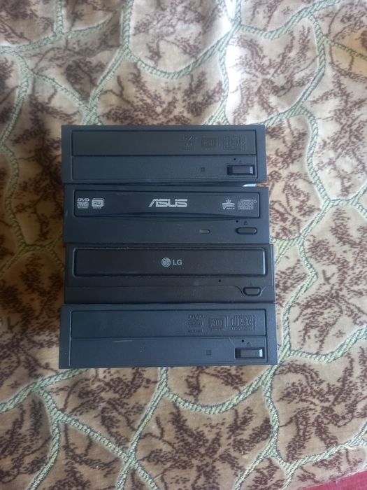 Сд ром 4 штуки продам