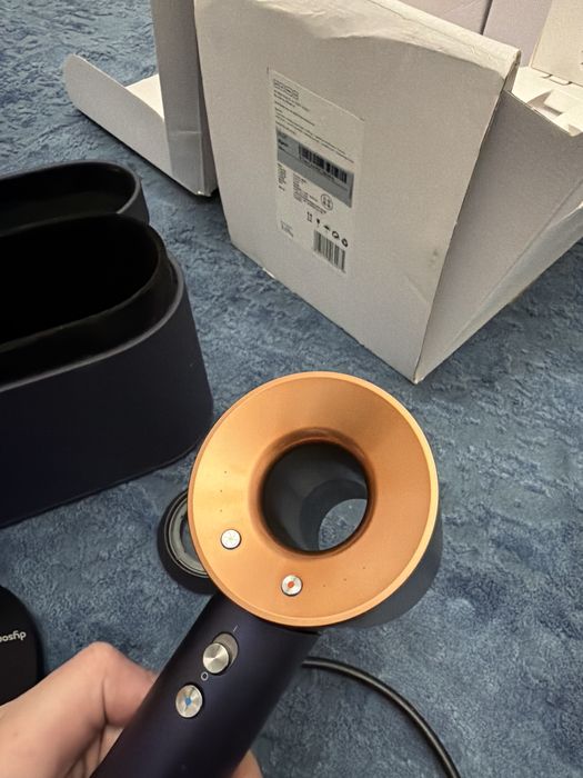 Dyson sypersonic HD08 фен