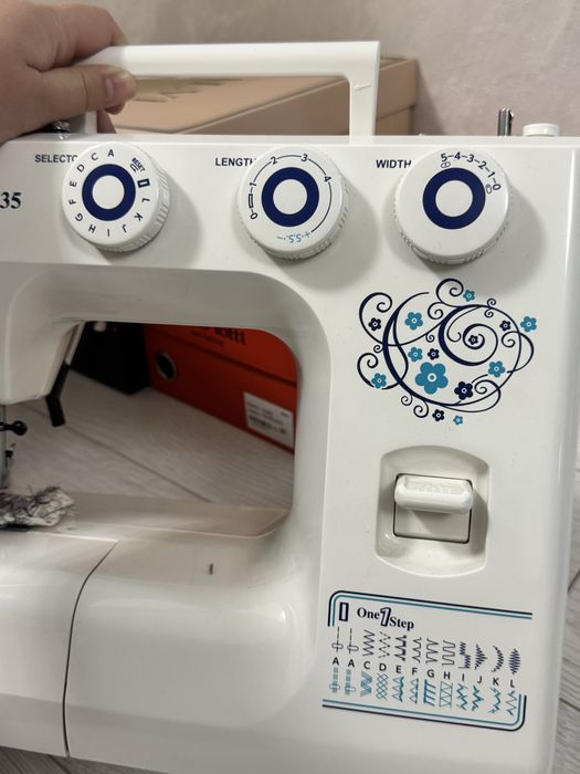 Продам швейную машину