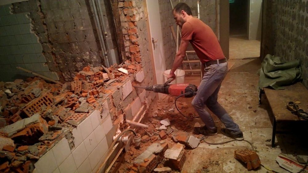 Демонтажные работы.