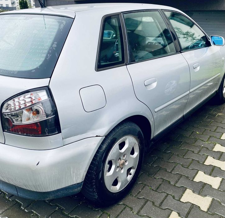Audi A3 2001 1.6 101 CP 5 usi