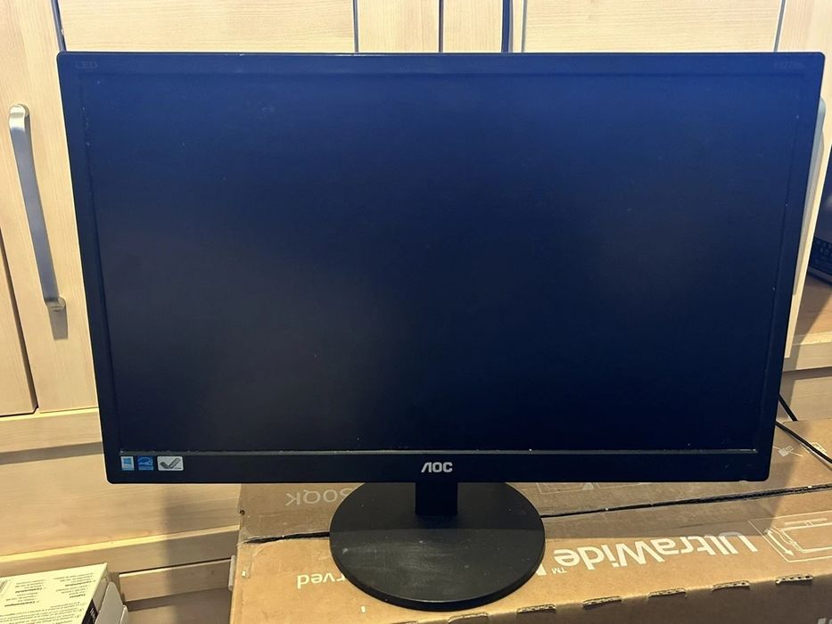 AOC FHD 22 дюйм в отличном состоянии