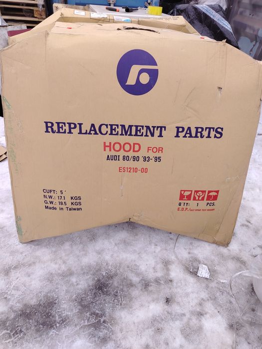 AUDI B-4 капот новый