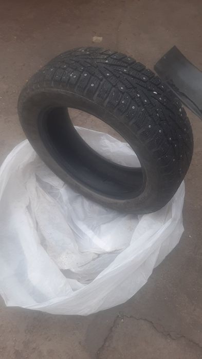 Продается б/у шины 195/55/15 с шипами состояние хорошее