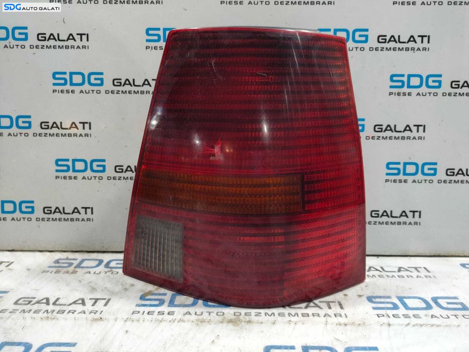Stop Lampa Tripla Dreapta Volkswagen Bora Break Combi 1998 - 2005 (Fisura Centrala) [L5016]