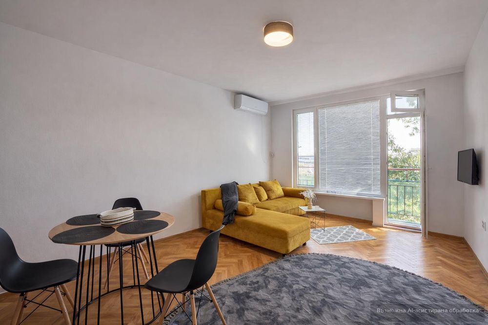 Тристаен апартамент под наем в Център