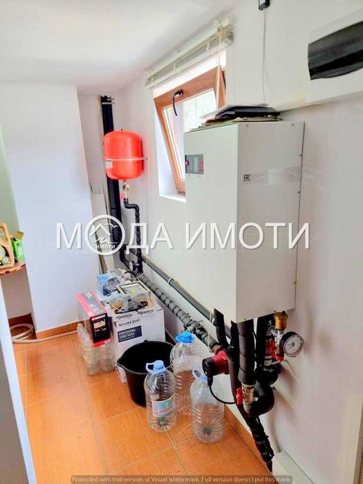 Къща в с. Горица, със голям двор, гараж и мазе!