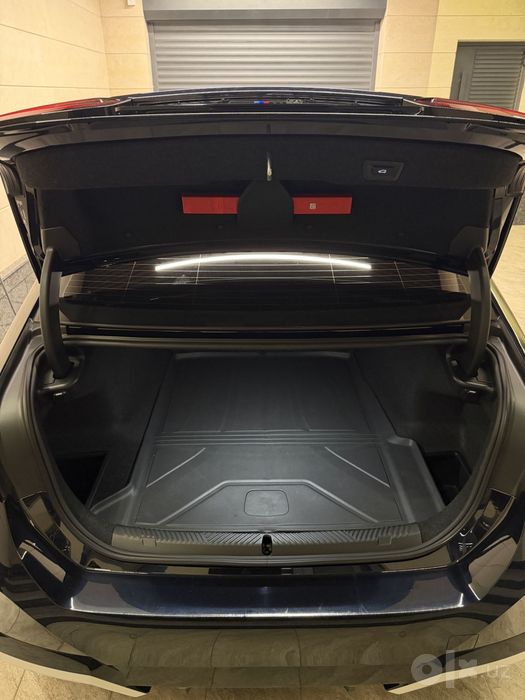 BMW i5 eDrive35L  Насия. савдога. берилади