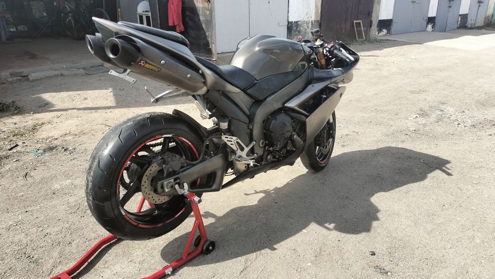 Yamaha R1 2007год