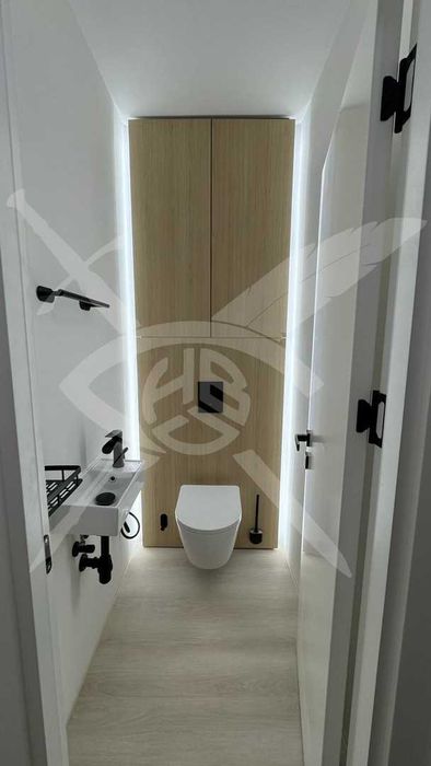 Дава се под наем Четиристаен апартамент в София, Оборище - 130 кв.м за 1680 € - Снимка #15