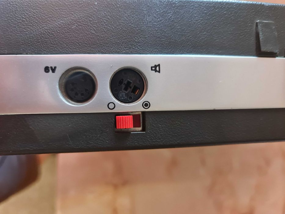 Magnetofon portabil Telefunken colectie