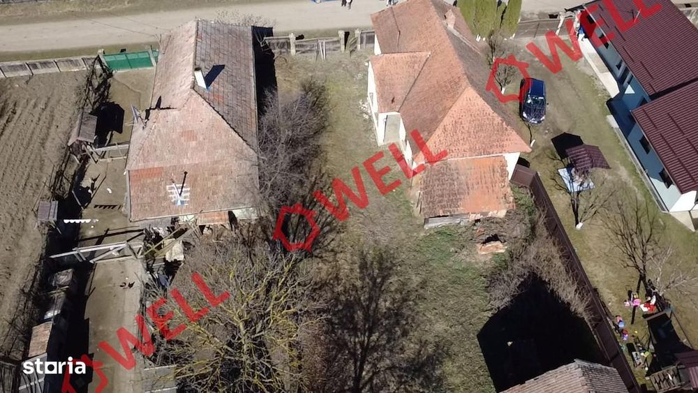 Casă de vânzare în Peteni!