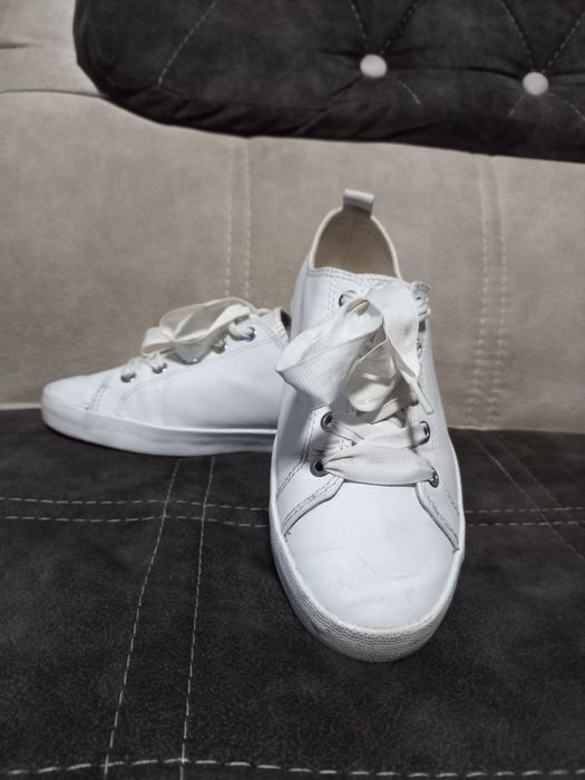 Ayol va qizlar uchun oyoq kiyim