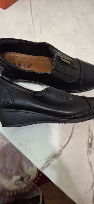 Продам женскую обувь