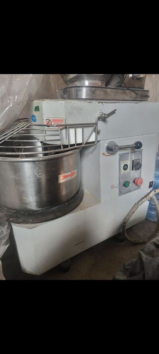 Тестомес продам в отличном состоянии