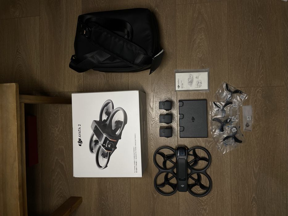 Drona dji avata 2 fly more combo