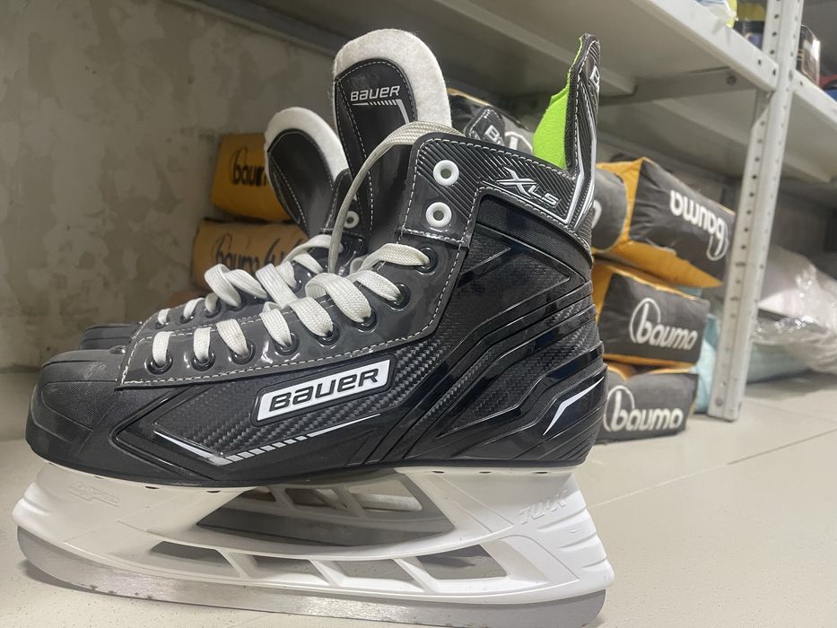 СРОЧНО! Продам хоккейные коньки Bauer X5