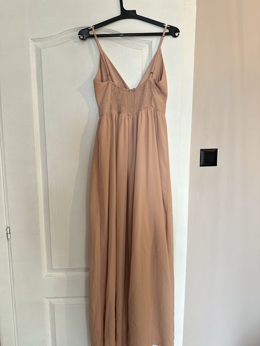 Елегантна розова рокля