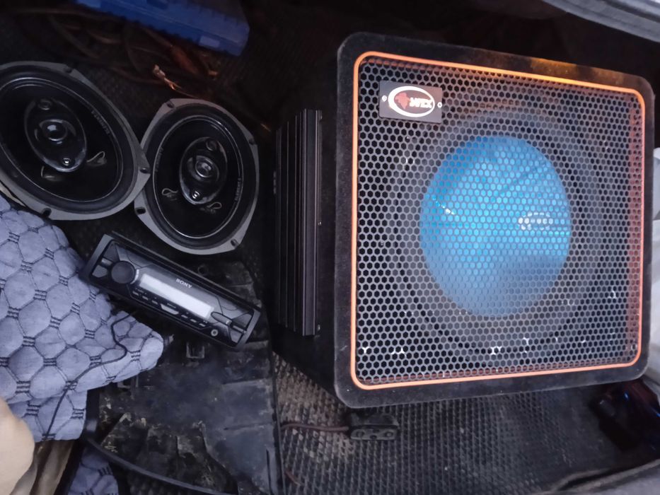 Магнитола, колонки, сабвуфер