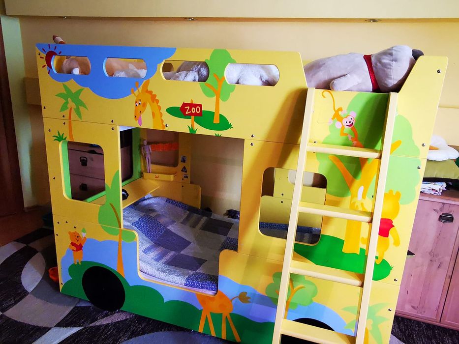 Двухъярусная кровать автобус