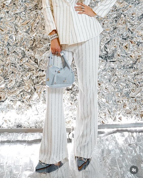 Костюм-двойка в стразах