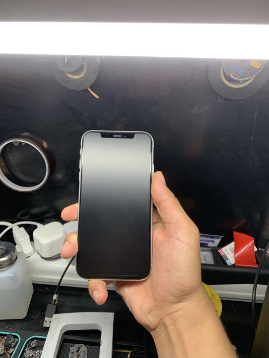 iphone xr.  64.  radnoy