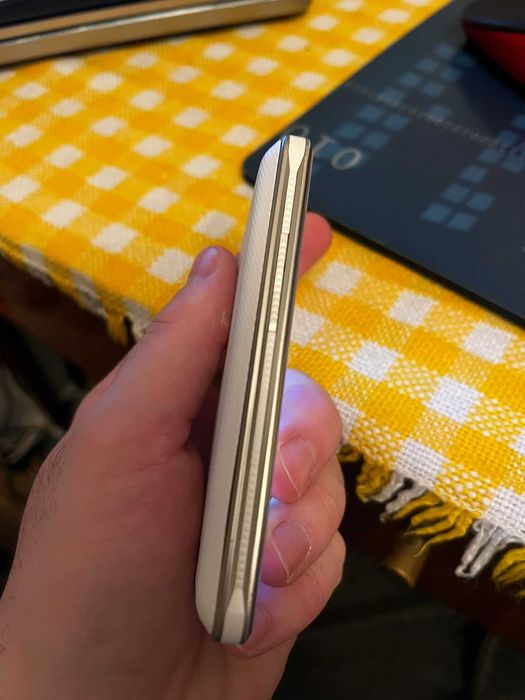 Vand telefon LG Cookie Classic