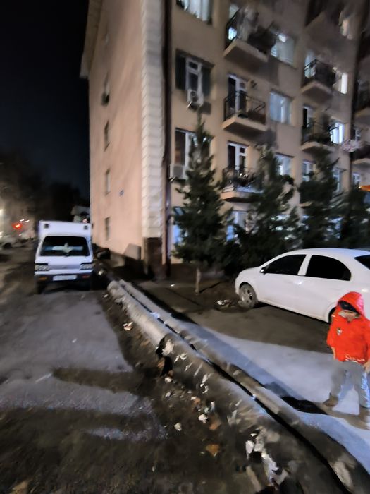 Помещение под офис магазин оптеку 34 м2. Кирпичный дом. Вдоль дороги