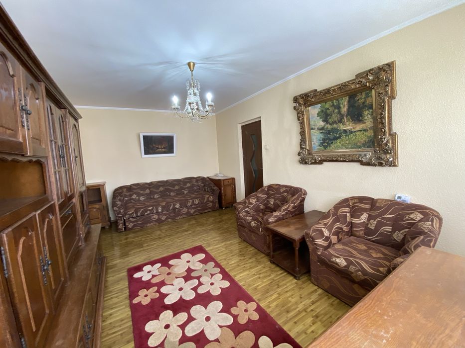 Închiriez apartament