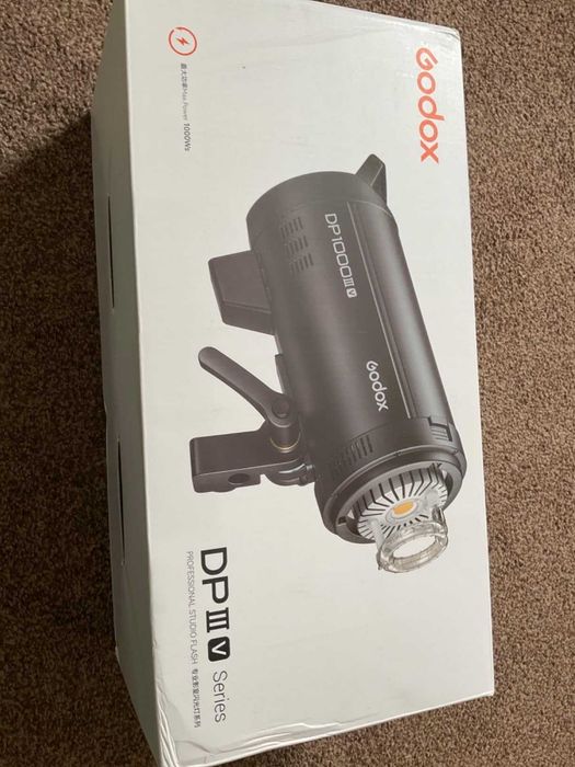 Светкавица Godox DP1000III-V почти нова