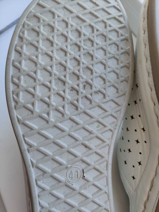 Шлепки на широкую ногу