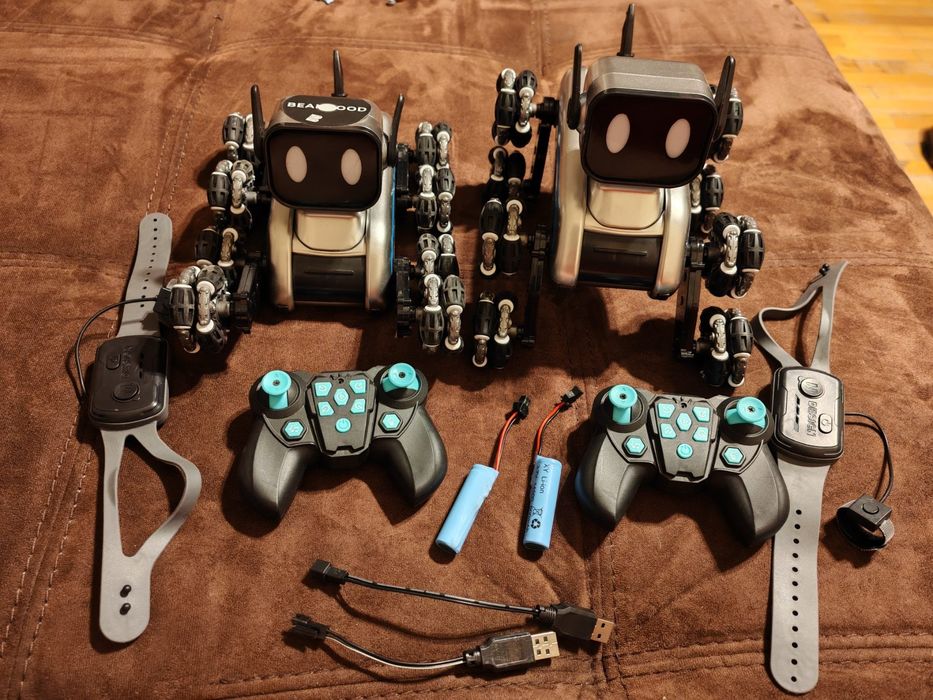 Продавам 2бр високопроходими робота с дистанционно