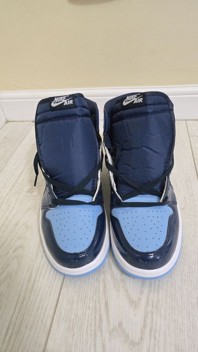 Jordan 1 unc marimea 42