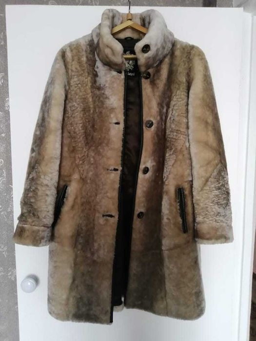Продам мутоновую шубу