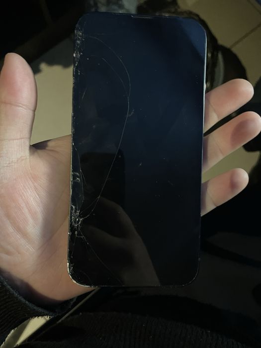 Айфон 13 продаюю