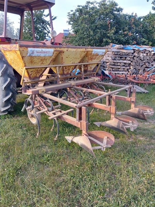 Prășitoare porumb cu fertilizare și bilonare