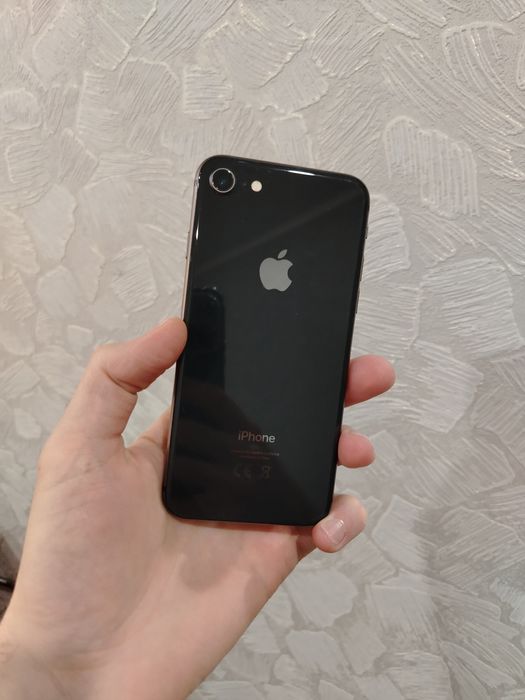 Продам айфон 8 память 64 гигов