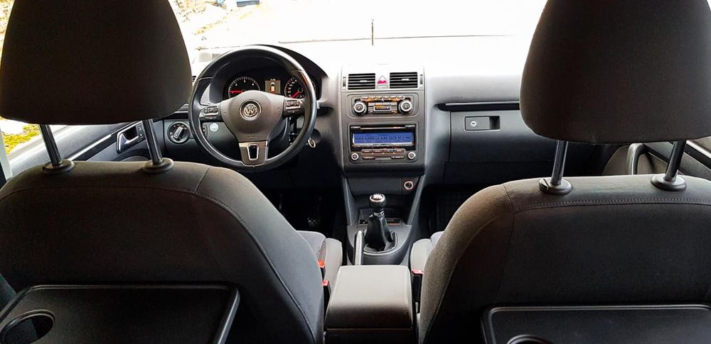 OFERTA.       VW Touran 2011 2.0 tdi 140 cp
