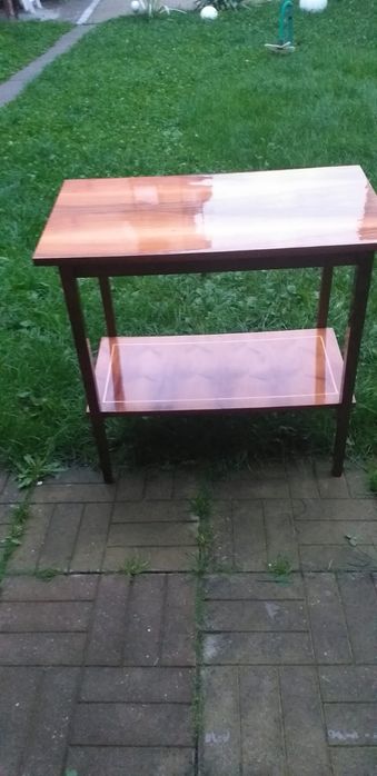 Vând măsuță în stare buna