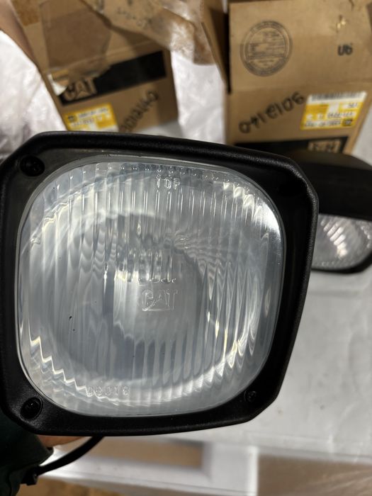 Оригинални фарове-халогени CAT
