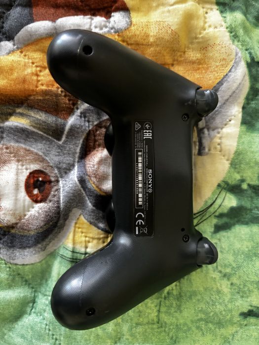 Ps 4 pro 1TB с 2 акаунта