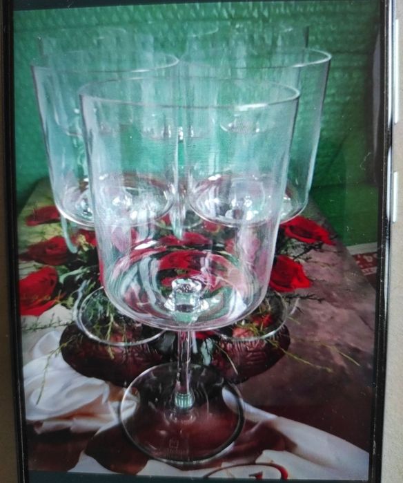 Set pahare cu picior 6 + 1 rezervă, este nou în cutie.